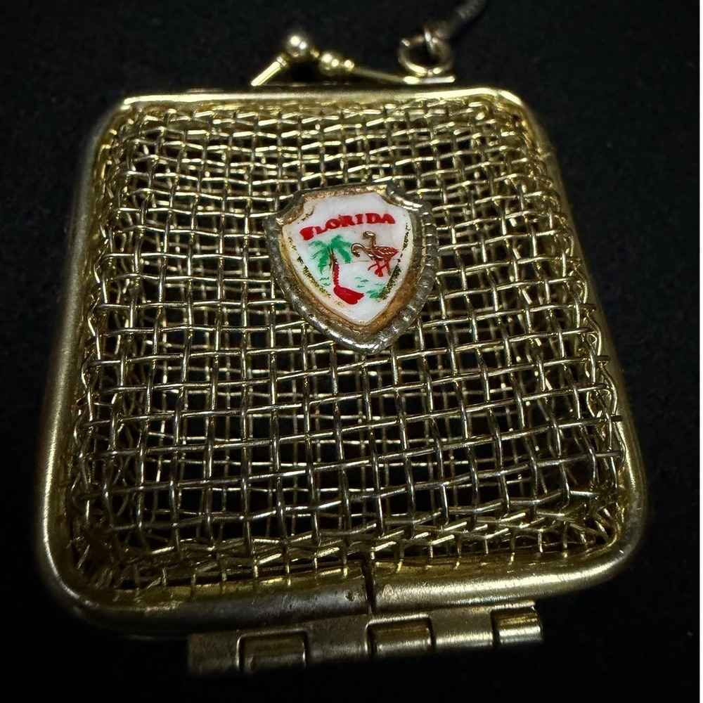 Vintage Florida Souvenir Gold Tone Mesh Coin Purse Keychain Kiss Lock Miniature